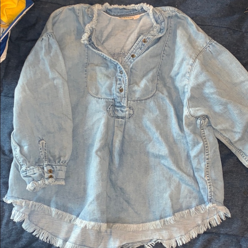 Women’s quarter sleeve denim top